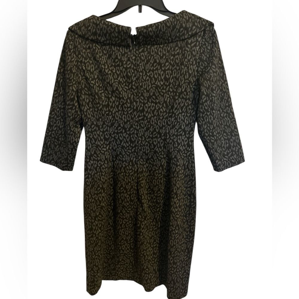Kay Unger Women’s Gray Animal Print 3/4 Sleeve Ruched V Neck Sheath Dress Size 6 - Picture 3 of 7